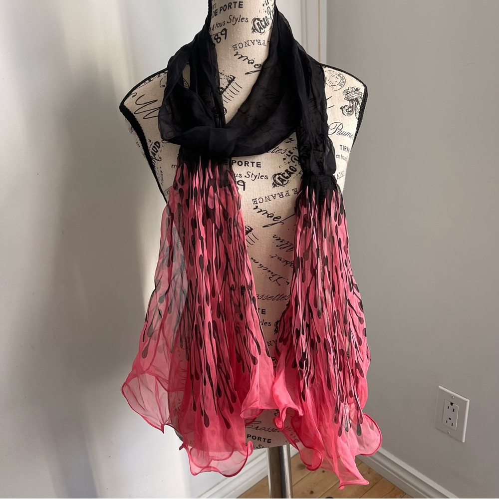 Gucci 90’s Black and Pink Fairycore Silk Scarf